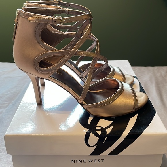 Nine West Get It Girl Peep Toe Heels - Picture 3 of 5